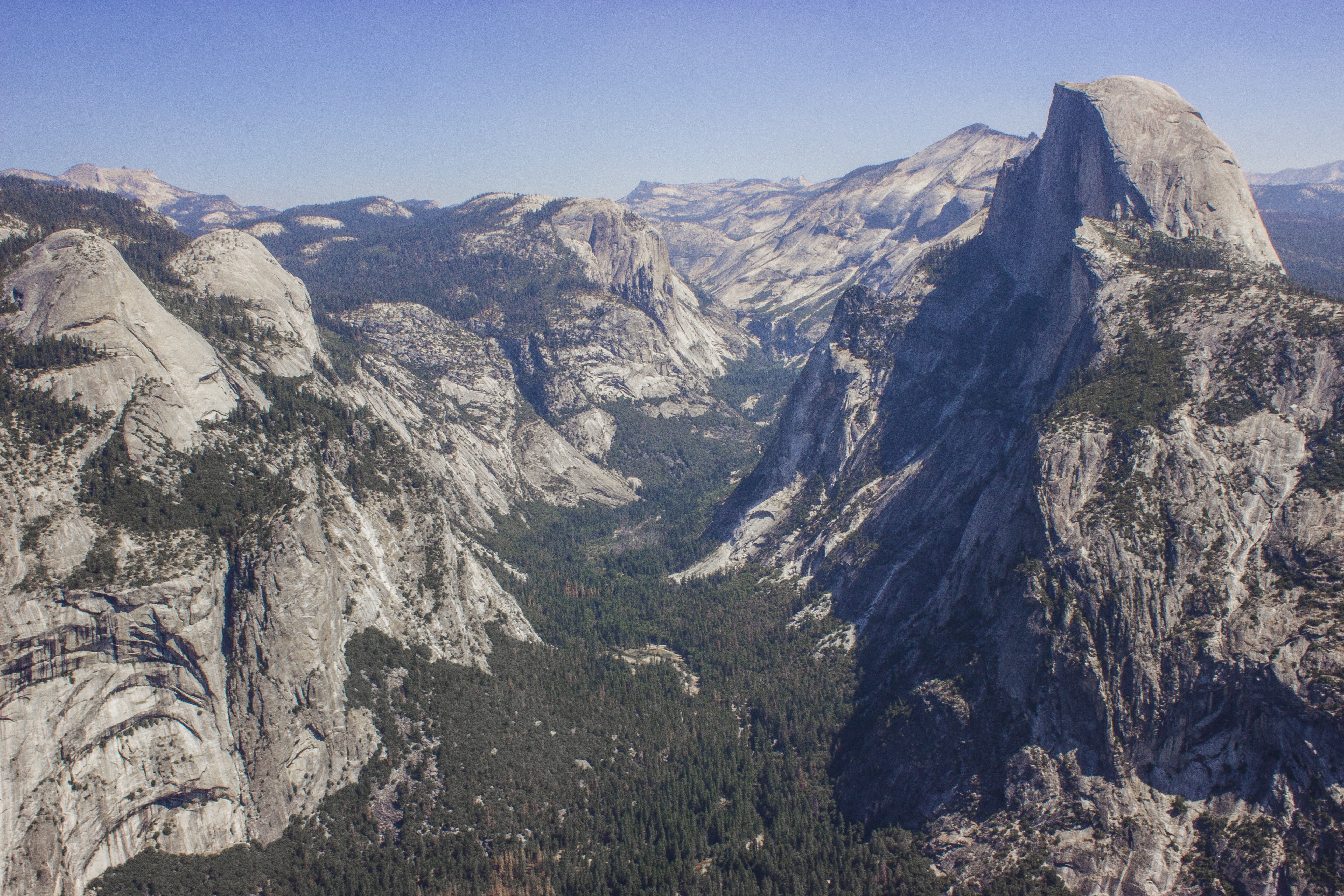 A complete view of the valley, carved out of the land thanks to volcanism and glaciation.